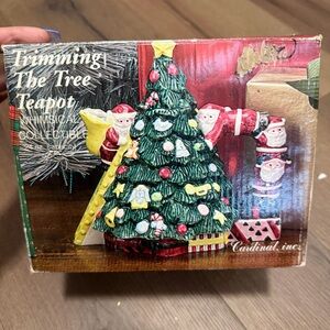 Christmas Tree Teapot CARDINAL INC. Santa "Trimming the Tree" original box READ